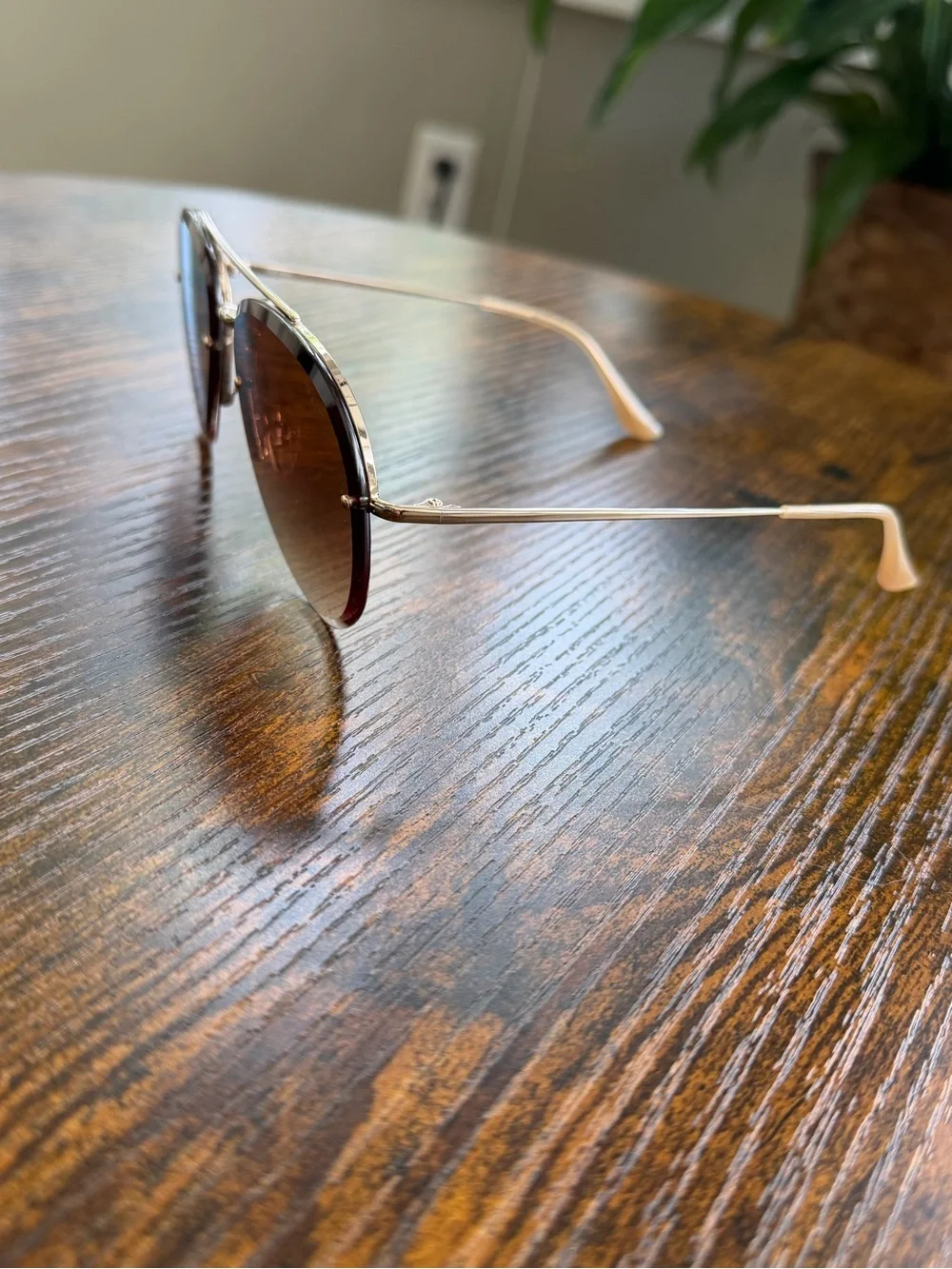 Freyrs Aviator Sunglasses with Rose-Tinted Lenses